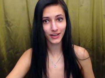 sashadiamondx is horny girl 20 years old shows free porn on webcam