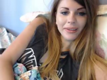 mia_angel teen cam girl shows free porn on webcam