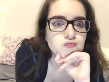 mollymeadows teen cam girl shows free porn on webcam