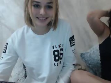 sweetsexangel is sweet girl 19 years old shows free porn on webcam