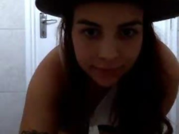 princesslayherdown is naughty girl 22 years old shows free porn on webcam
