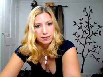 wynfreya mature cam girl shows free porn