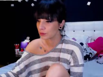 deeadiamond is pretty girl 30 years old shows free porn on webcam