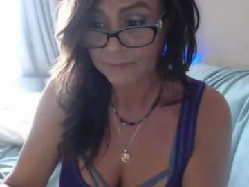 sweetumspie is sweet girl 47 years old shows free porn on webcam