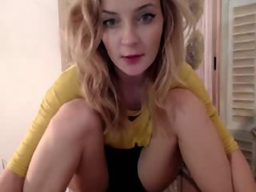 viciousqueen is blonde cam girl 33 years old shows free porn