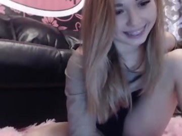 blowjob sex cam girl meryfoxxx shows free porn on webcam. 19 y.o. speaks english