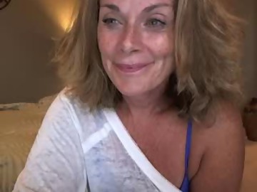 ladybabs mature cam girl shows free porn