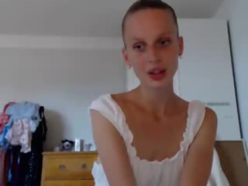 english sex cam girl ellaa91 shows free porn on webcam. 26 y.o. speaks english