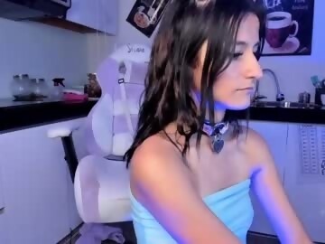 petite sex cam girl silvannah shows free porn on webcam. 24 y.o. speaks español/ingles