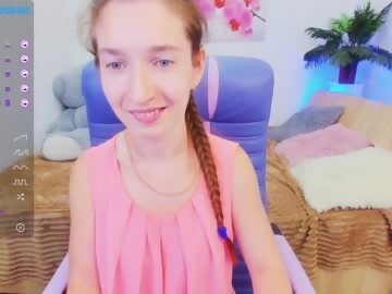 kriss_belly young cam girl shows free porn