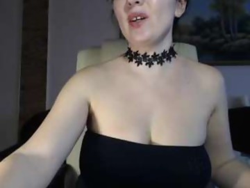 squirt sex cam girl moonlight4u shows free porn on webcam. 32 y.o. speaks english (most prefered), francias peu, espaniol.