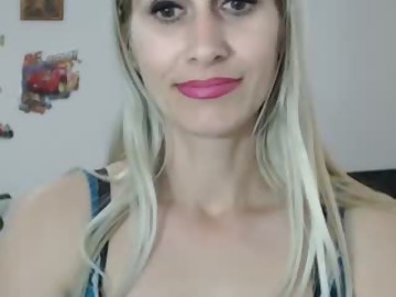 squirt sex cam girl maryplayfullmary shows free porn on webcam. 40 y.o. speaks english