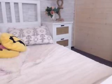 italian sex cam girl xnaominashx shows free porn on webcam. 27 y.o. speaks english,   español,italian