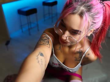 dopebarbie is latin cam girl 22 years old shows free porn