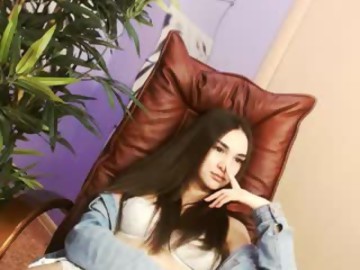 18-19 sex cam girl hollyextra shows free porn on webcam. 19 y.o. speaks english