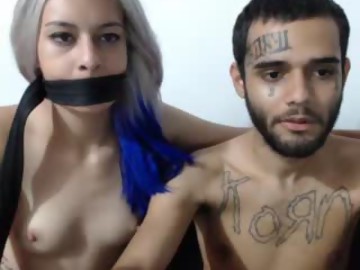 couple sex cam couple luciana_louiex shows free porn on webcam. 25 y.o. speaks español