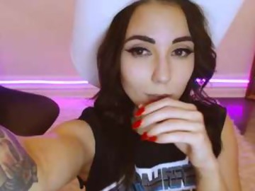 20-29 sex cam girl eevie_moon shows free porn on webcam. 23 y.o. speaks english