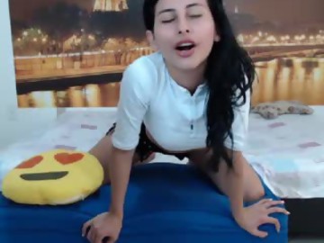 latincouple92 is latin cam couple 18 years old shows free porn