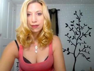 deepthroat sex cam girl wynfreya shows free porn on webcam. 43 y.o. speaks english