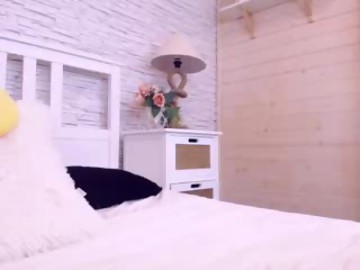 spanish sex cam girl xnaominashx shows free porn on webcam. 27 y.o. speaks english,   español,italian