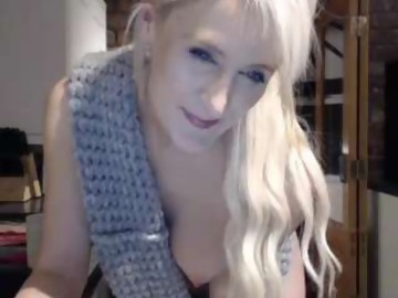 ohmibod sex cam girl english_rose__ shows free porn on webcam. 99 y.o. speaks english