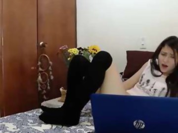ohmibod sex cam girl greeicywells shows free porn on webcam. 18 y.o. speaks español,english