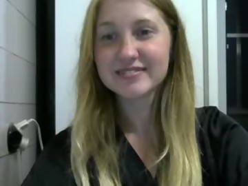 ohmibod sex cam girl ollydoll shows free porn on webcam. 25 y.o. speaks english