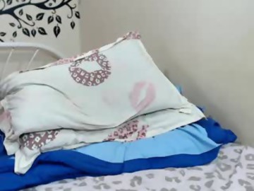 squirt sex cam girl rosesarered97 shows free porn on webcam. 19 y.o. speaks english