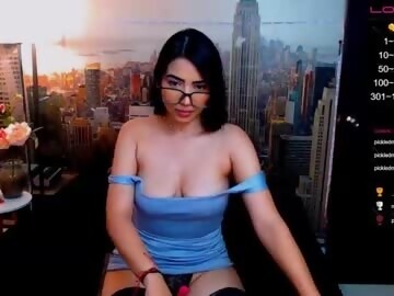 naomistill2 is latin cam girl 30 years old shows free porn