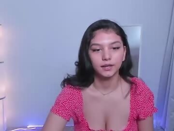 i_n_d_i_c_a is cute girl 18 years old shows free porn on webcam