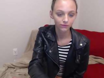 hi_cut_cutie is brunette cam girl 22 years old shows free porn