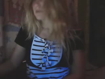 little_umaru teen cam girl shows free porn on webcam